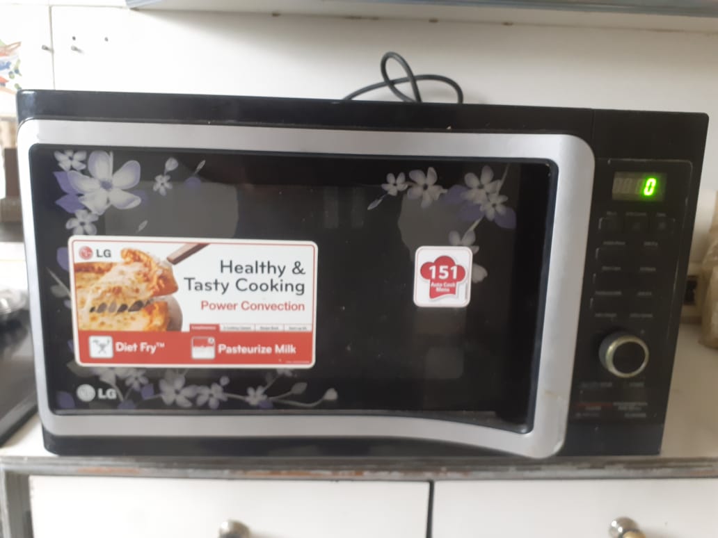 LG Microwave 28 ltr MC2884SMB